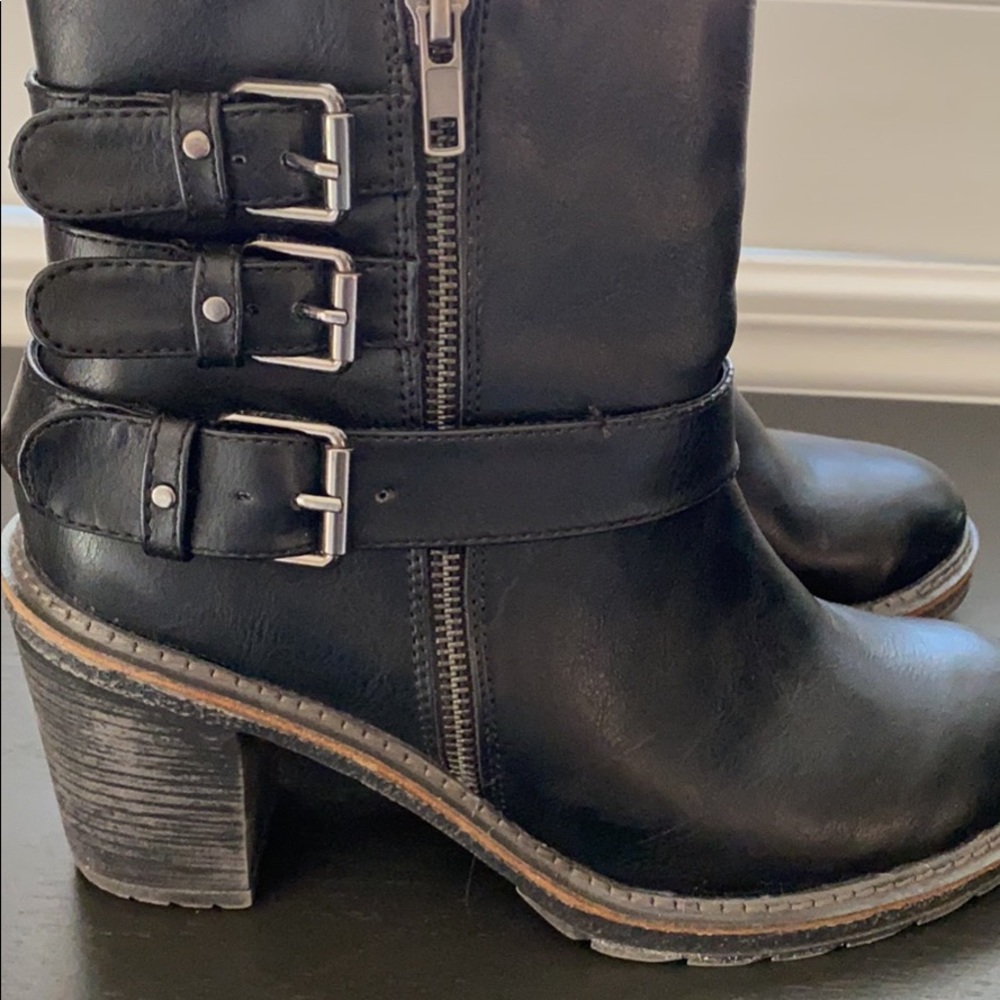 Zip up boots
